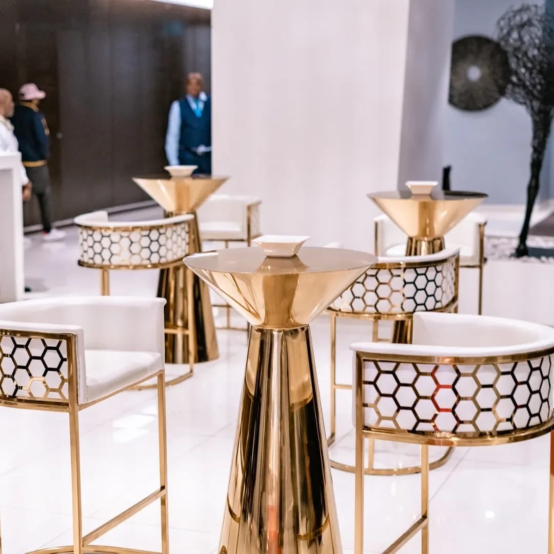 Elegant Cocktail Table / Bar Table for Hire - view 11