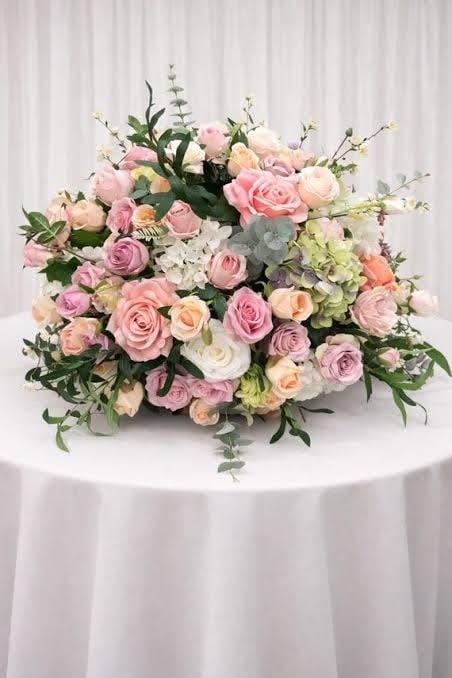 Fresh Flowers Centerpiece for Hire - view 3